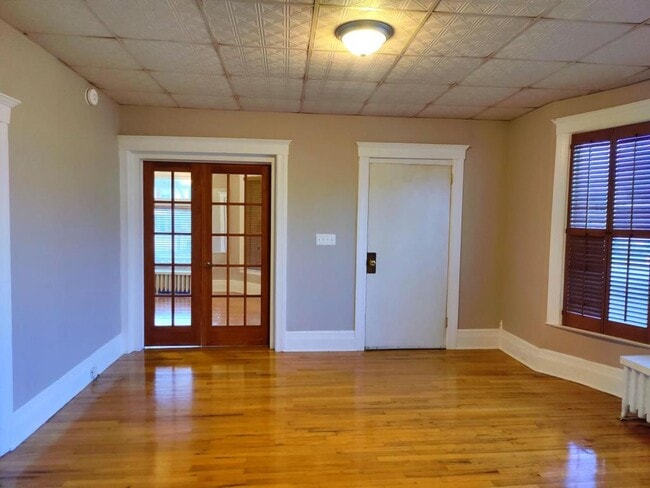 205 Cedar St in Wyandotte, MI - Building Photo - Building Photo