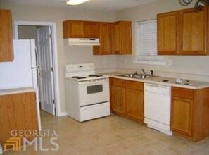 1214 Pinedale Cir NW in Conyers, GA - Building Photo - Building Photo