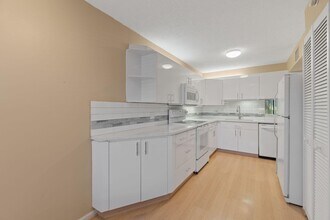 10110 Cedar Point Blvd in Boynton Beach, FL - Building Photo - Building Photo