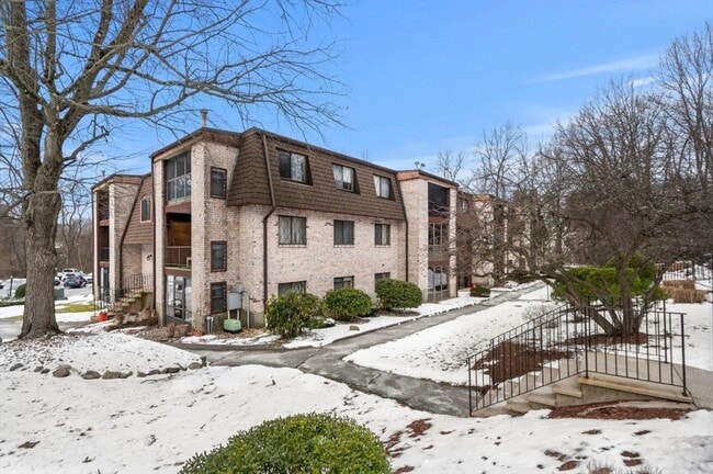 property at 7 Greenbriar Dr