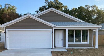 5270 Montejo Dr in Tallahassee, FL - Building Photo