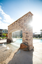 Plantation Apartments in Mission, TX - Foto de edificio - Building Photo