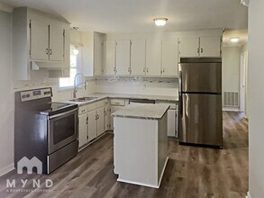 5720 Raynor Rd in Garner, NC - Building Photo - Building Photo
