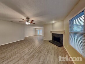 172 Washington Way in Venus, TX - Building Photo - Building Photo