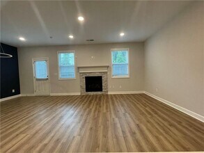3615 Silvery Wy in Powder Springs, GA - Building Photo - Building Photo