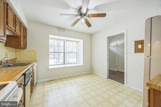 838 Kings Croft Dr in Cherry Hill Township, NJ - Building Photo - Building Photo