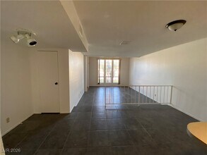 6544 Ironbark Ln in Las Vegas, NV - Building Photo - Building Photo