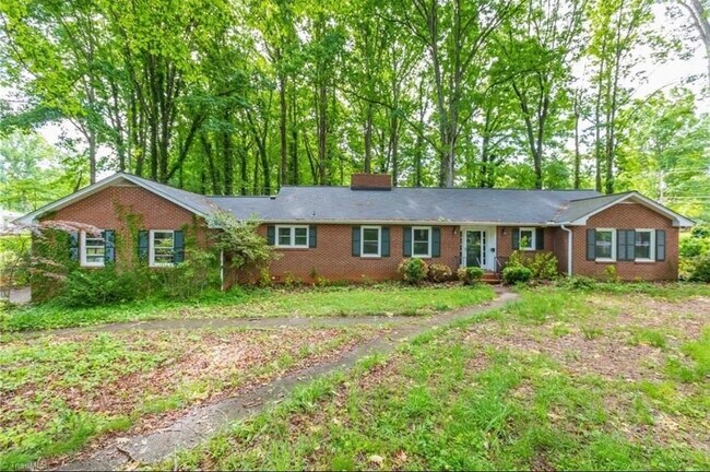 property at 2601 Loch Dr