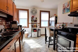 16 Dighton St in Boston, MA - Building Photo