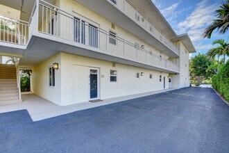 6520 N Ocean Blvd in Ocean Ridge, FL - Foto de edificio - Building Photo