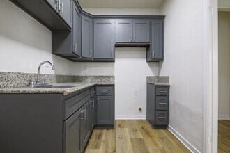 132 Westmoreland Ave in Los Angeles, CA - Foto de edificio - Building Photo