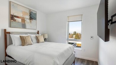 8511 15th Ave NW, Unit 602 in Seattle, WA - Building Photo - Building Photo