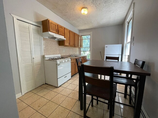 116 Linden Ave, Unit 2