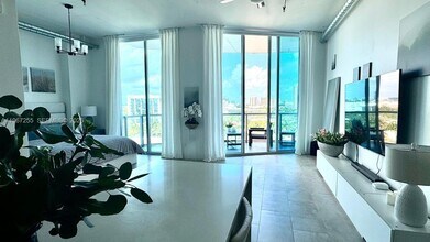 3029 NE 188th St, Unit 902 in Aventura, FL - Foto de edificio - Building Photo