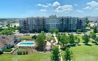 1155 Museum Blvd, Unit B1 in Vernon Hills, IL - Building Photo
