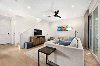 5212 Huisache St in Austin, TX - Building Photo - Building Photo