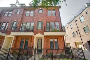 2110 Shearn St in Houston, TX - Building Photo