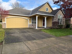 3829 Oak Meadows Loop in Newberg, OR - Building Photo