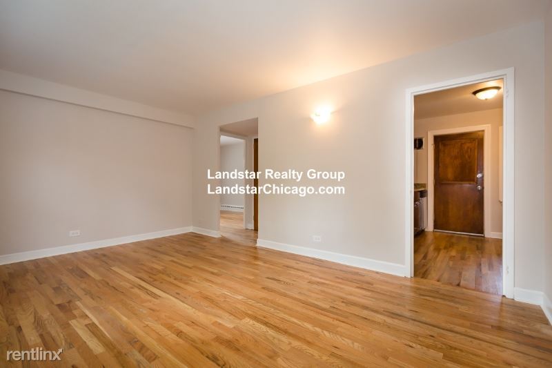 2106 W Foster Ave in Chicago, IL - Building Photo
