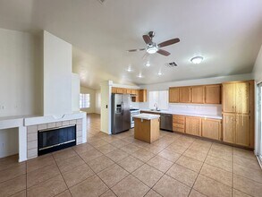 5520 Oakwood Ridge St in Las Vegas, NV - Building Photo - Building Photo