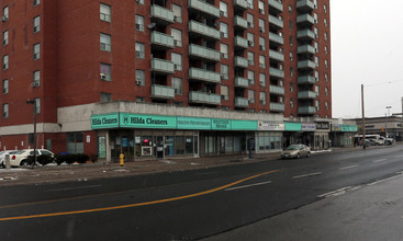 York Square in Toronto, ON - Building Photo - Building Photo