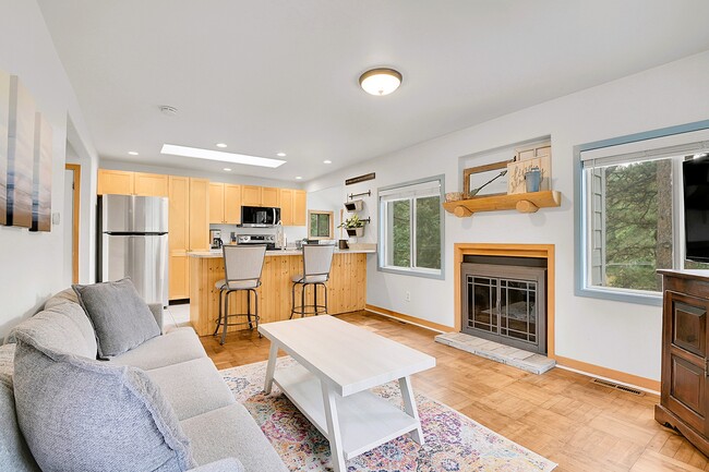 28179 Douglas Park Rd in Evergreen, CO - Foto de edificio - Building Photo