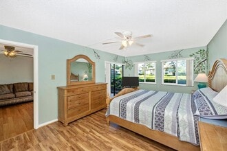 5219 Lake Village Dr in Sarasota, FL - Building Photo - Building Photo