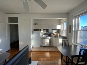 175 Hemenway St, Unit 04 in Boston, MA - Foto de edificio - Building Photo