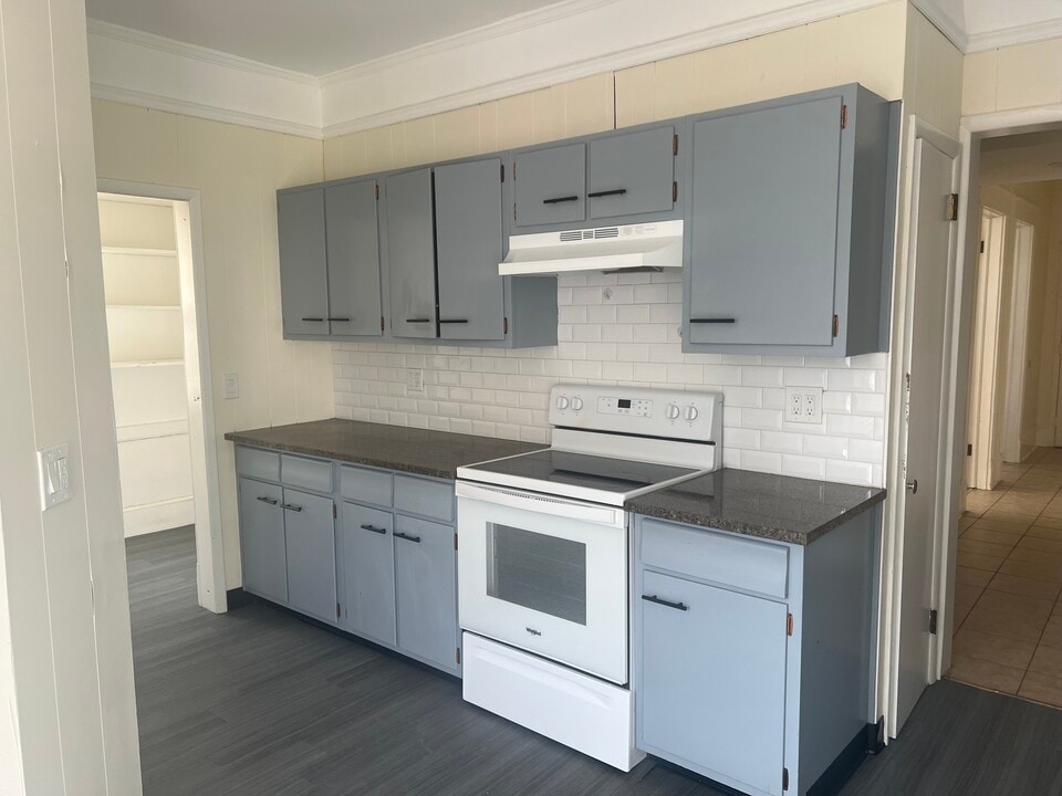 8 Fox Terrace in Poughkeepsie, NY - Building Photo