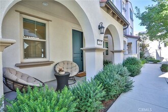 224 Babson Ct in Claremont, CA - Foto de edificio - Building Photo