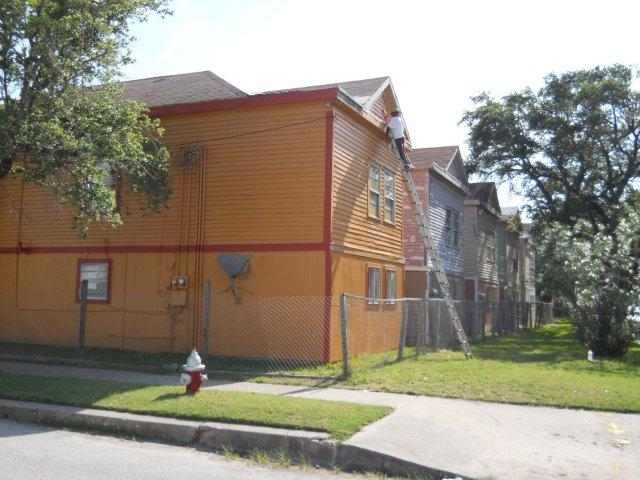 1210 32nd St in Galveston, TX - Building Photo