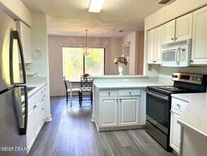 129 Blue Heron Dr in Daytona Beach, FL - Building Photo - Building Photo