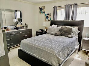 7328 SW 82nd St in Miami, FL - Building Photo - Building Photo