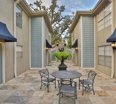 1903 Portsmouth St in Houston, TX - Building Photo