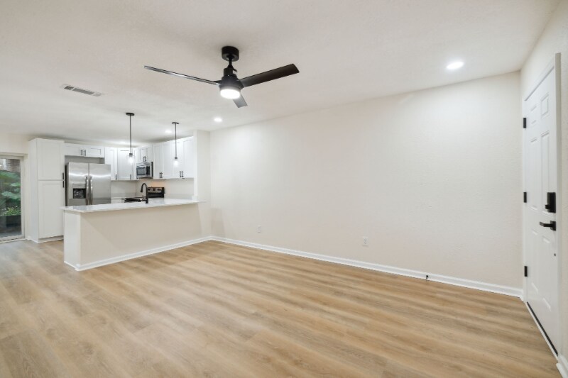 2636 Sunnyside Dr in Orange Park, FL - Building Photo