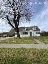 461 N Bates Ave in Dinuba, CA - Building Photo