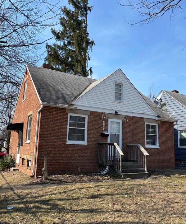 5550 South Blvd in Maple Heights, OH - Building Photo