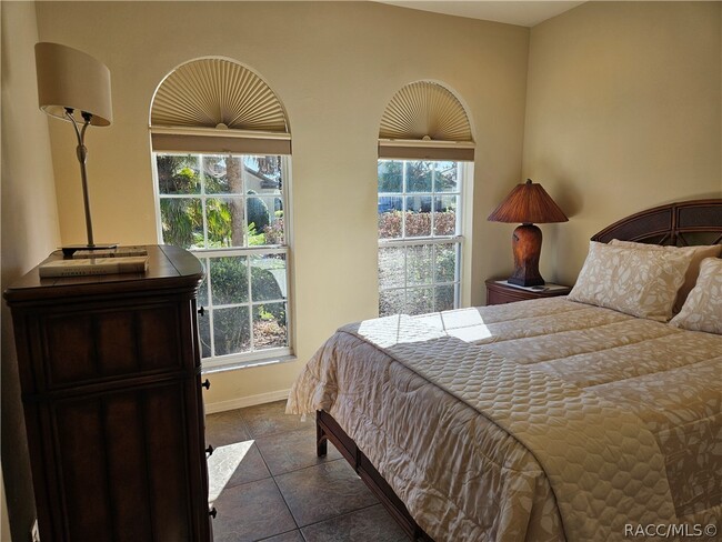 1369 W Diamond Shore Loop