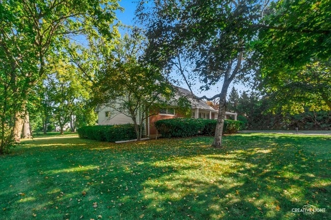 38W686 Glenview Dr in St. Charles, IL - Building Photo - Building Photo