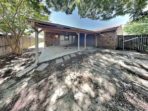 1678 Fairmont Dr in Grand Prairie, TX - Building Photo - Building Photo