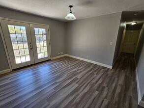 4718 Castle Walk in San Antonio, TX - Building Photo - Building Photo