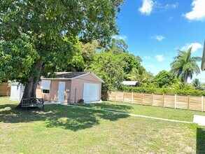 4421 Broadway St in Lake Worth Beach, FL - Building Photo - Building Photo