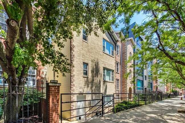 1452 W Cortez St in Chicago, IL - Building Photo - Building Photo