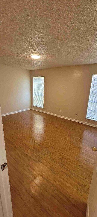 2207 Wheeler Ave in Killeen, TX - Building Photo