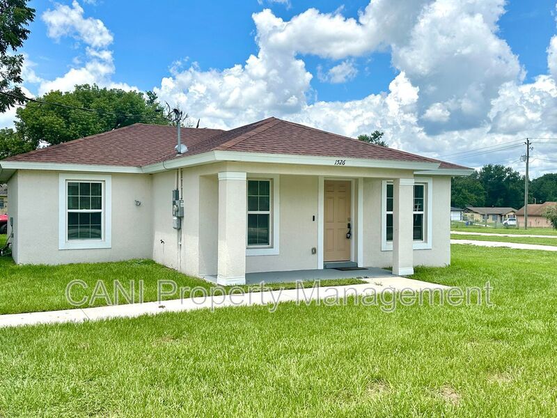 1526 Providence Rd in Lakeland, FL - Building Photo