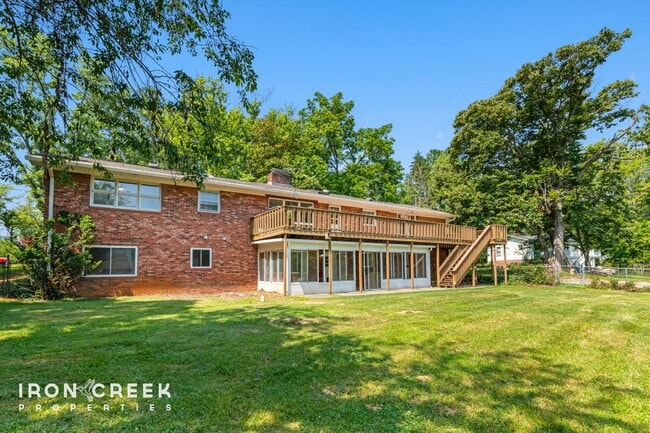 property at 34 W Oakview Rd