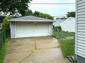 19621 Avalon St in St Clair Shrs, MI - Building Photo - Building Photo