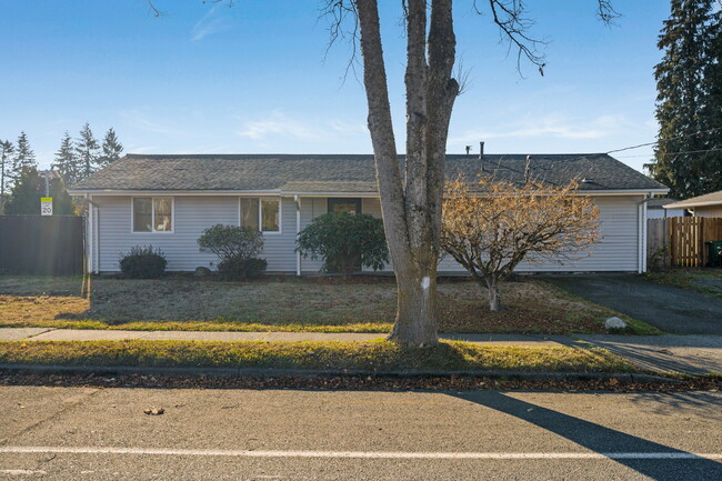 12697 SE 168th St in Renton, WA - Foto de edificio - Building Photo