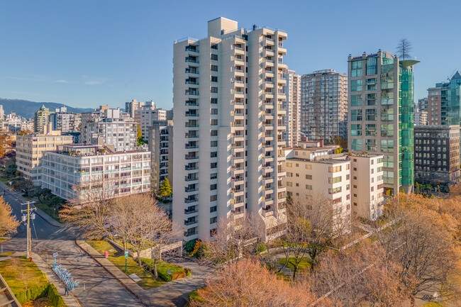 Huntington West in Vancouver, BC - Building Photo - Building Photo