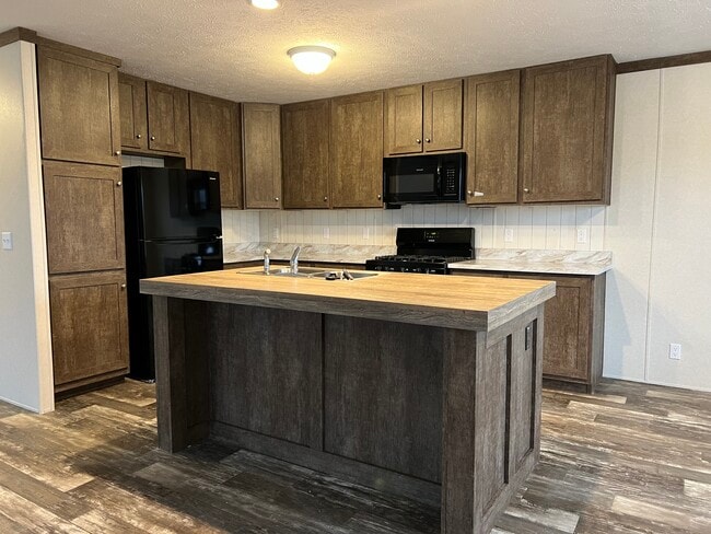 2 Sycamore in Highland, MI - Building Photo - Building Photo